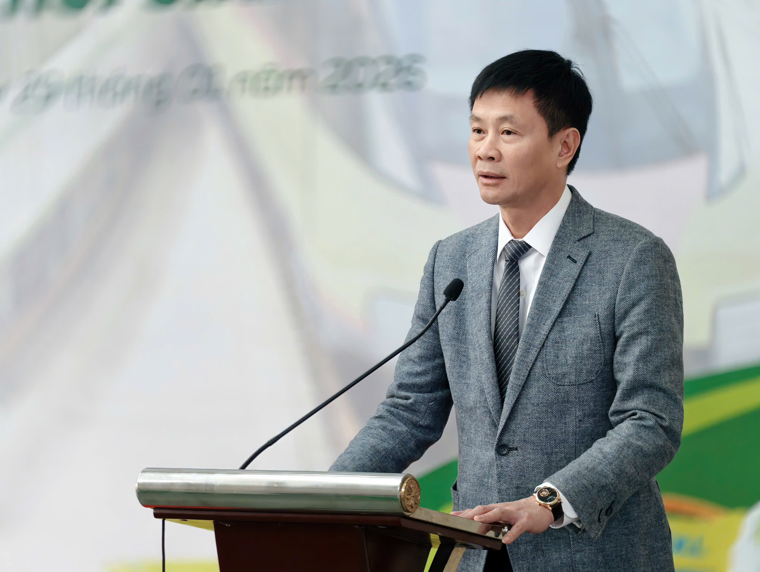 &Ocirc;ng L&ecirc; Bằng An - Tổng Gi&aacute;m đốc C&ocirc;ng ty TNHH MTV Đường sắt H&agrave; Nội (Hanoi Metro) phát bi&ecirc;̉u tại l&ecirc;̃ trao tặng