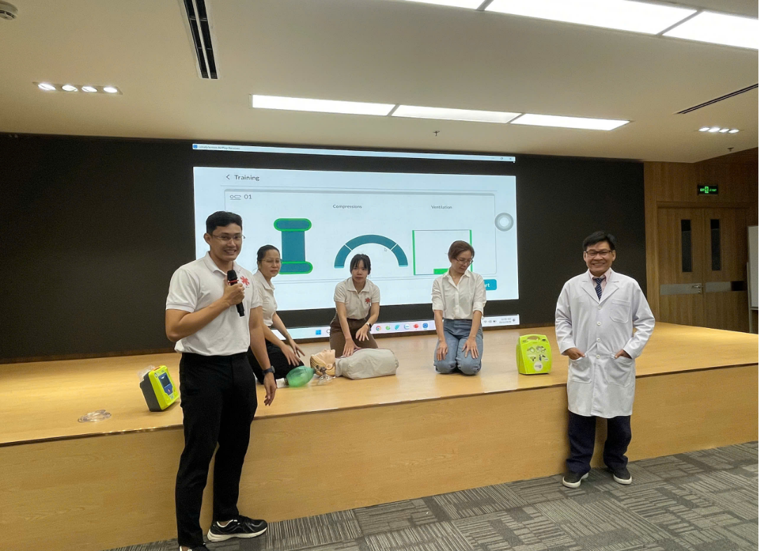 Trang bị máy AED và huấn luyện sơ cấp cứu: Trọn bộ giải pháp an toàn tại doanh nghiệp